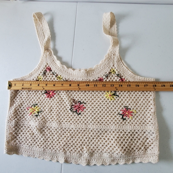 Crochet Embroidered Crop Tank Top Size L Scoop Neck Boho Festival Open Weave Y2K - Picture 4 of 10